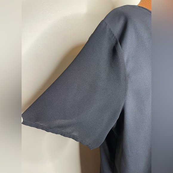 Chico's Black Relaxed V-Neck Semi Sheer Short Sleeve Tunic Blouse Size XL - Picture 4 of 9